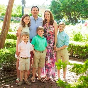 Meet your Posher, Leslie